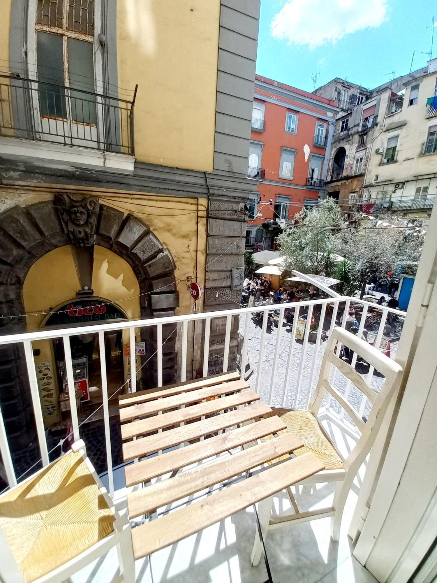 Il Balconcino Ai Tribunali Apartment Neapel